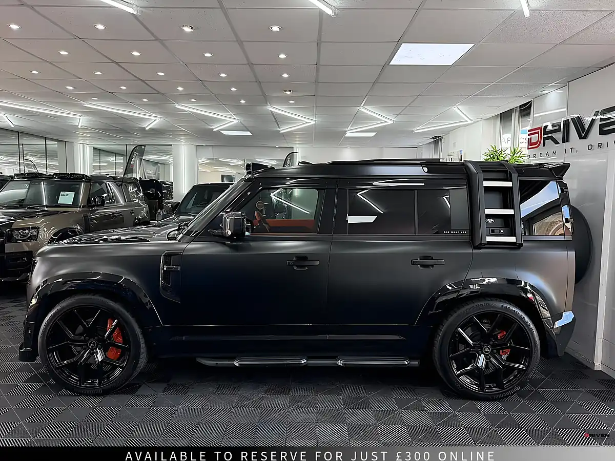 Used 2021 Land Rover Defender 110 X-Dynamic Se Black - Interior and Exterior details 8