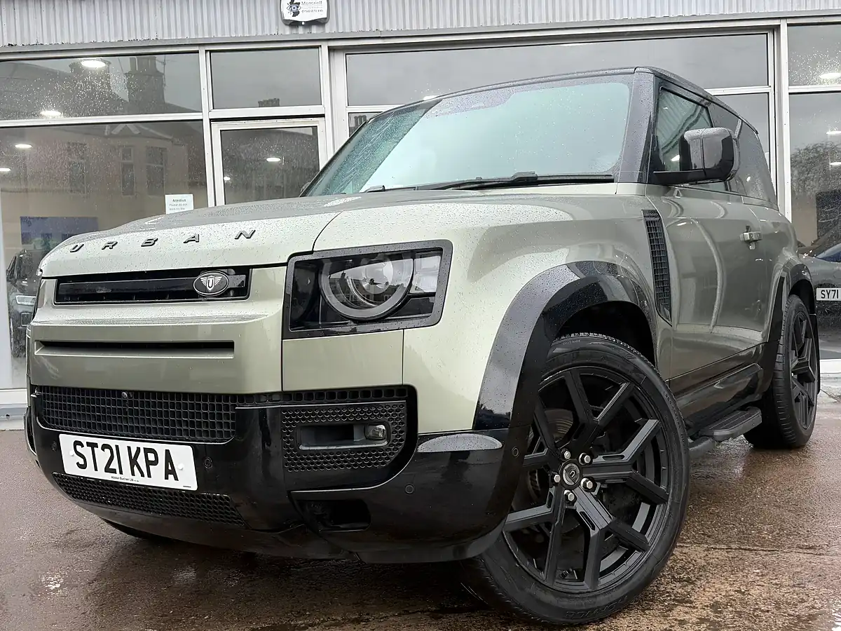 Used 2021 Land Rover Defender 90 First Edition Green - Front View
