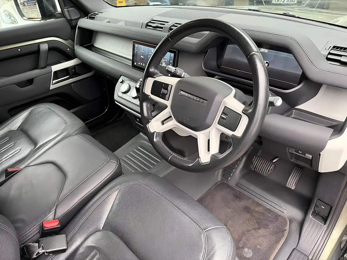 Used 2021 Land Rover Defender 90 First Edition Green - Interior and Exterior details 7
