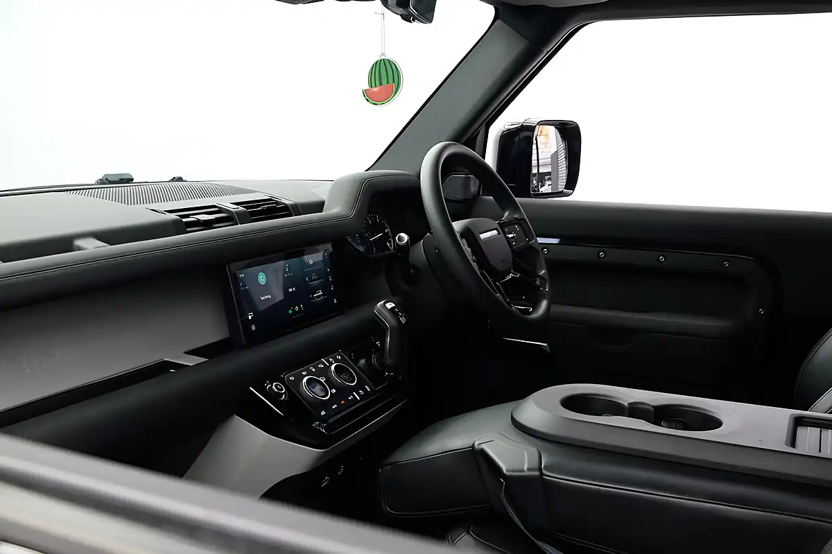 Used 2021 Land Rover Defender 90 Hard Top Black - Interior and Exterior details 3