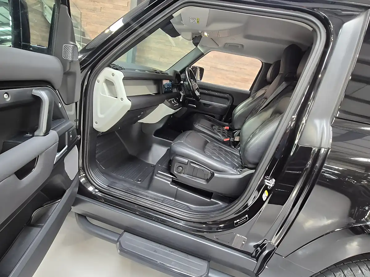 Used 2021 Land Rover Defender 90 Hard Top Black - Interior and Exterior details 15