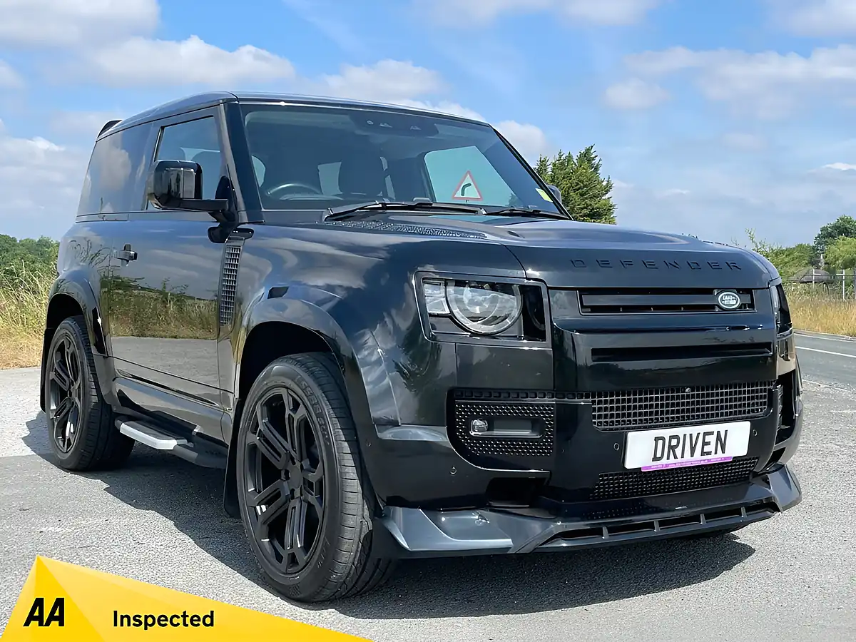 Used 2021 Land Rover Defender 90 Se Black - Front View