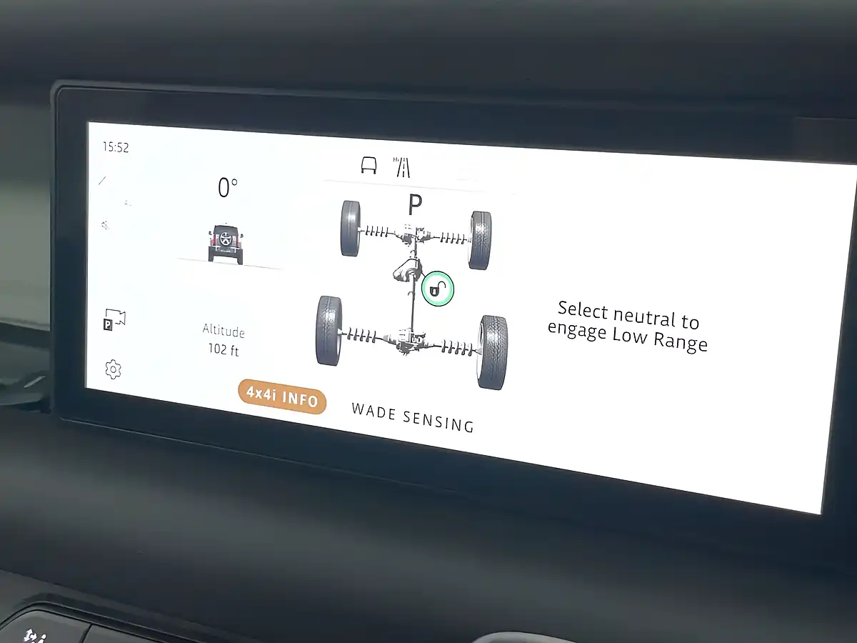Used 2021 Land Rover Defender 90 Se Black - Interior and Exterior details 18