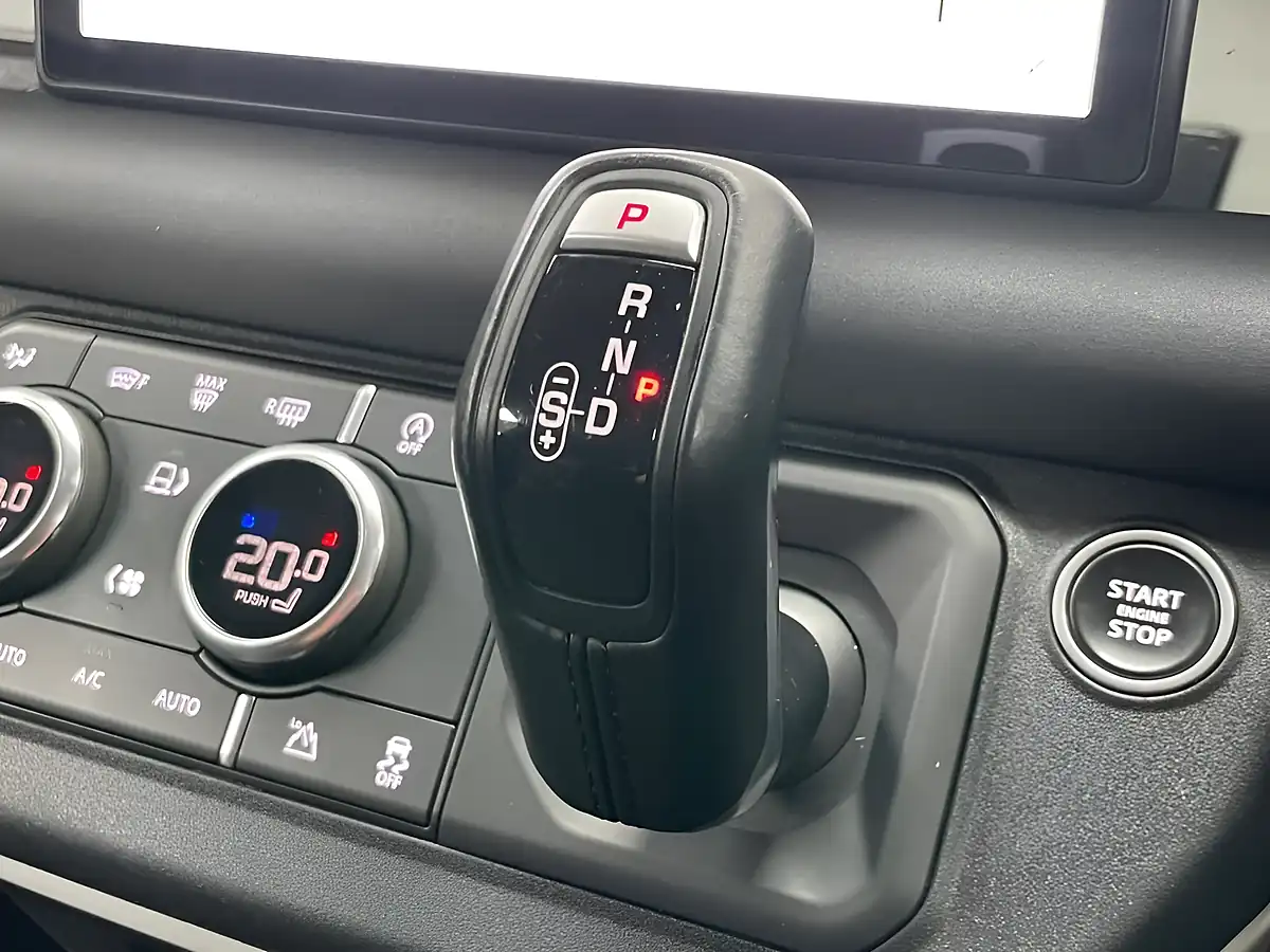 Used 2021 Land Rover Defender 90 Se Black - Interior and Exterior details 20