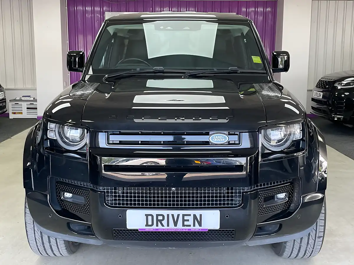 Used 2021 Land Rover Defender 90 Se Black - Interior and Exterior details 6