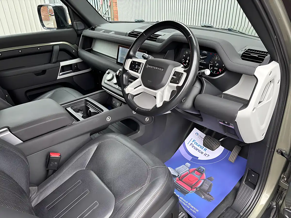 Used 2021 Land Rover Defender 90 Se Green - Interior and Exterior details 11