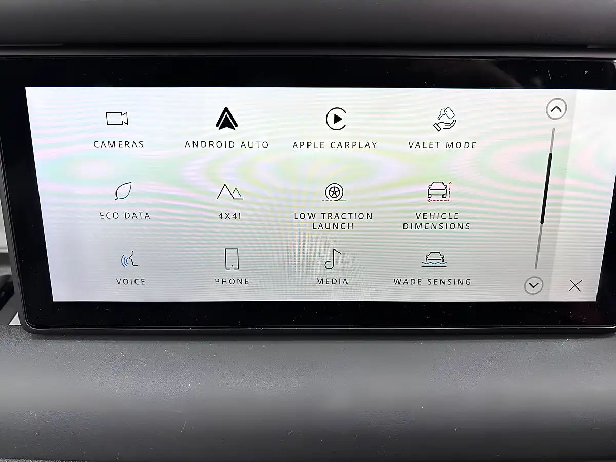 Used 2021 Land Rover Defender 90 Se Green - Interior and Exterior details 18