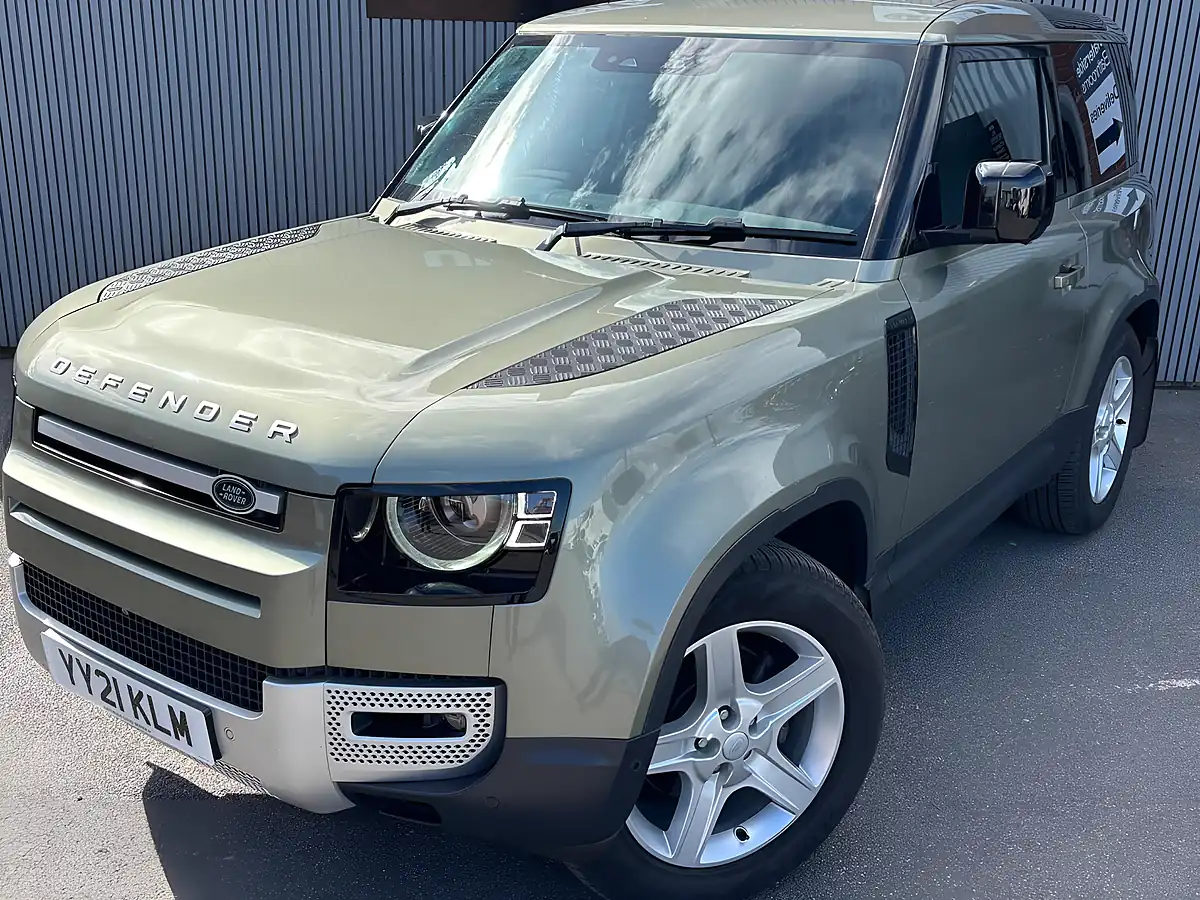 Used 2021 Land Rover Defender 90 Se Green - Interior and Exterior details 2