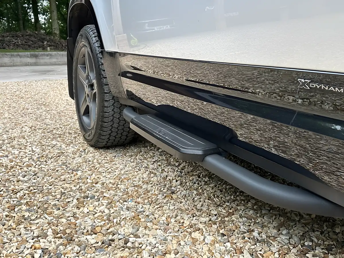Used 2021 Land Rover Defender 90 X-Dynamic Se Hakuba Silver - Interior and Exterior details 17