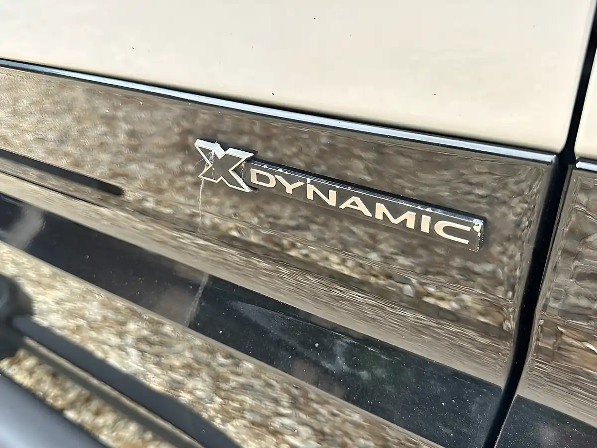 Used 2021 Land Rover Defender 90 X-Dynamic Se Hakuba Silver - Interior and Exterior details 18