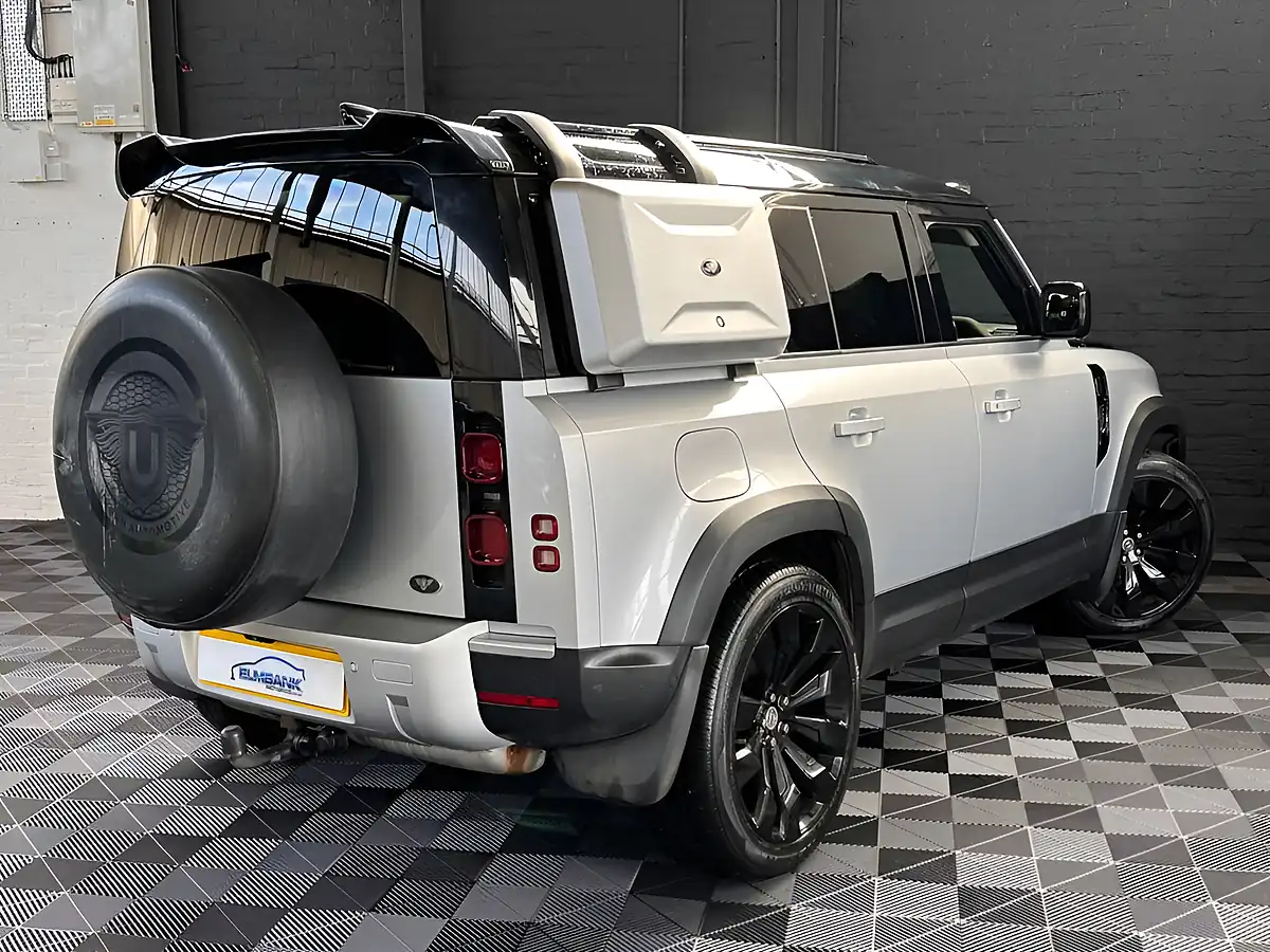 Used 2021 Land Rover Defender First Edition Hakuba Silver - Interior and Exterior details 13