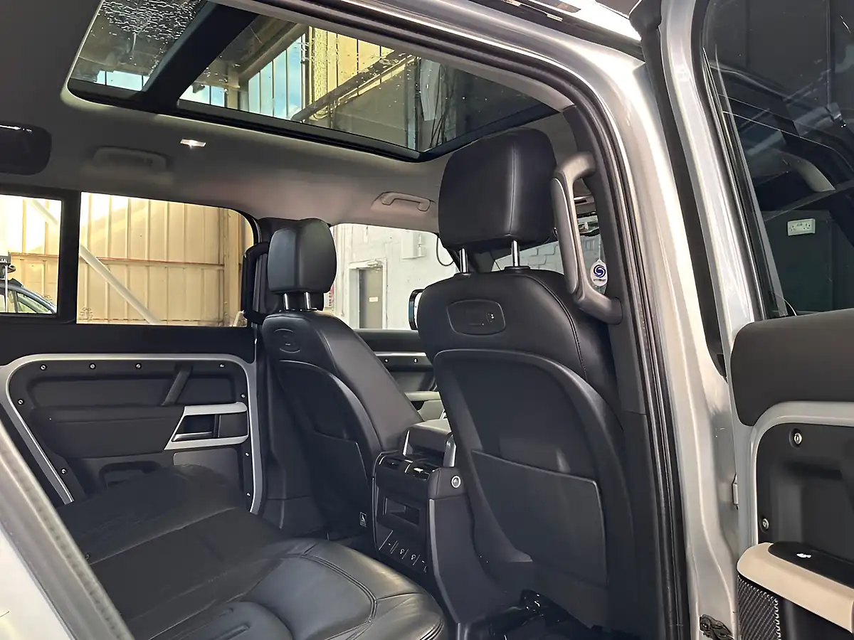 Used 2021 Land Rover Defender First Edition Hakuba Silver - Interior and Exterior details 17
