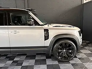 Used 2021 Land Rover Defender First Edition Hakuba Silver - Interior and Exterior details 3