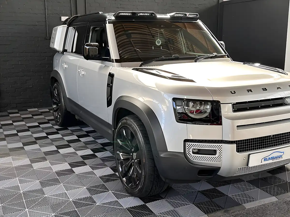 Used 2021 Land Rover Defender First Edition Hakuba Silver - Interior and Exterior details 8