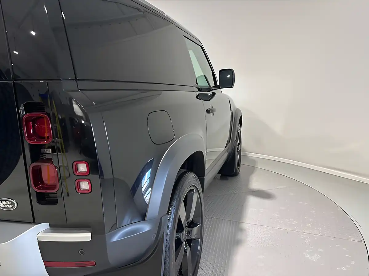 Used 2021 Land Rover Defender Hard Top D Black - Interior and Exterior details 10