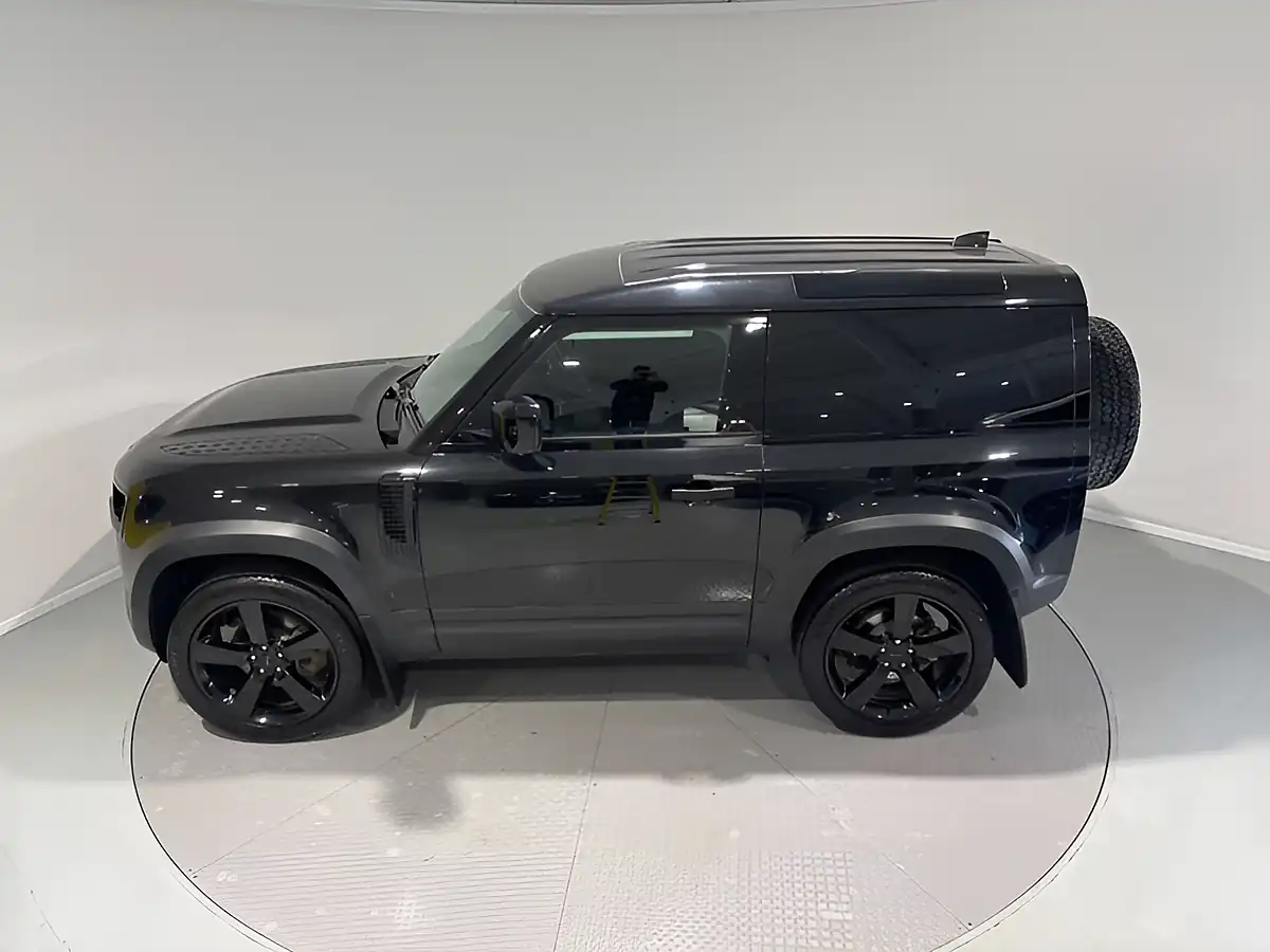 Used 2021 Land Rover Defender Hard Top D Black - Interior and Exterior details 13