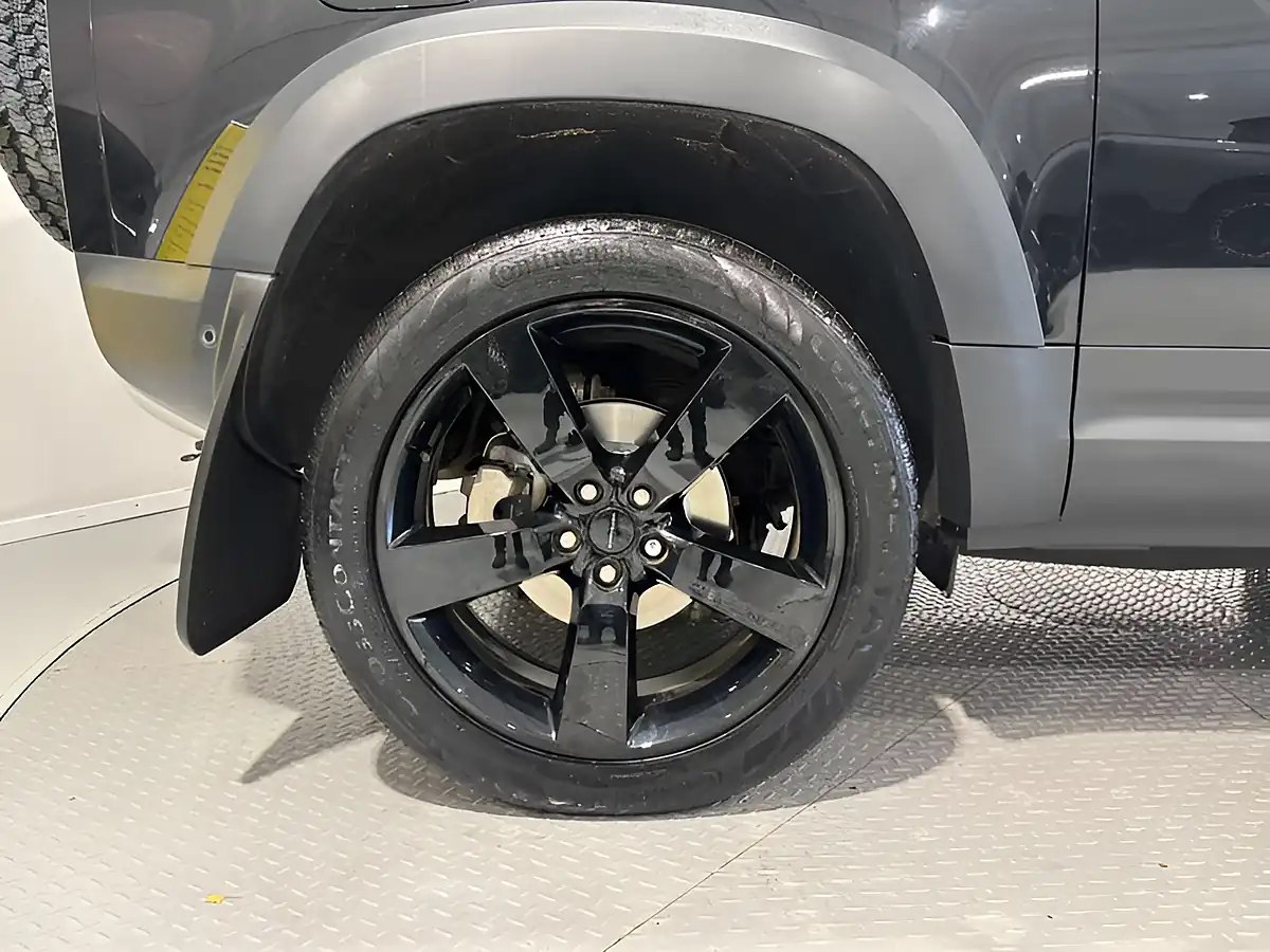Used 2021 Land Rover Defender Hard Top D Black - Interior and Exterior details 7