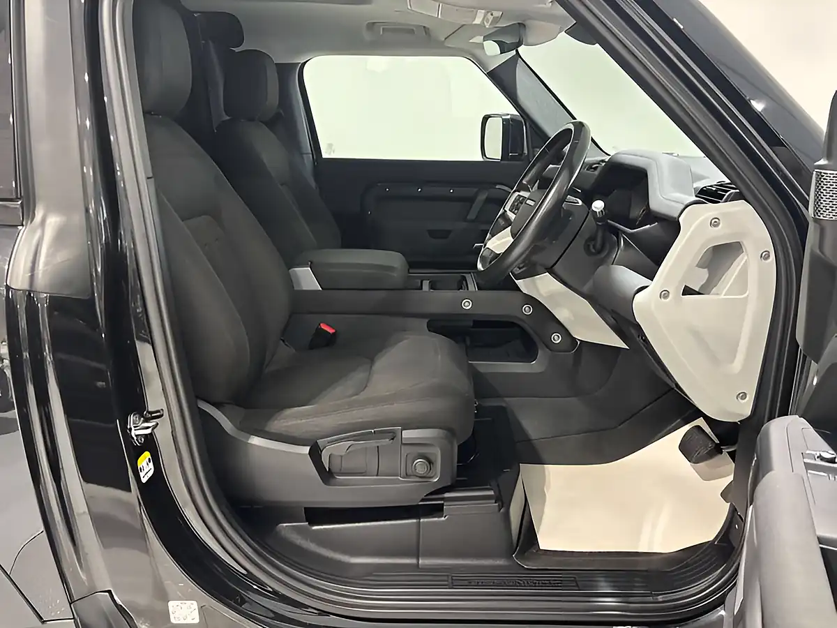Used 2021 Land Rover Defender Hard Top D Black - Interior and Exterior details 8