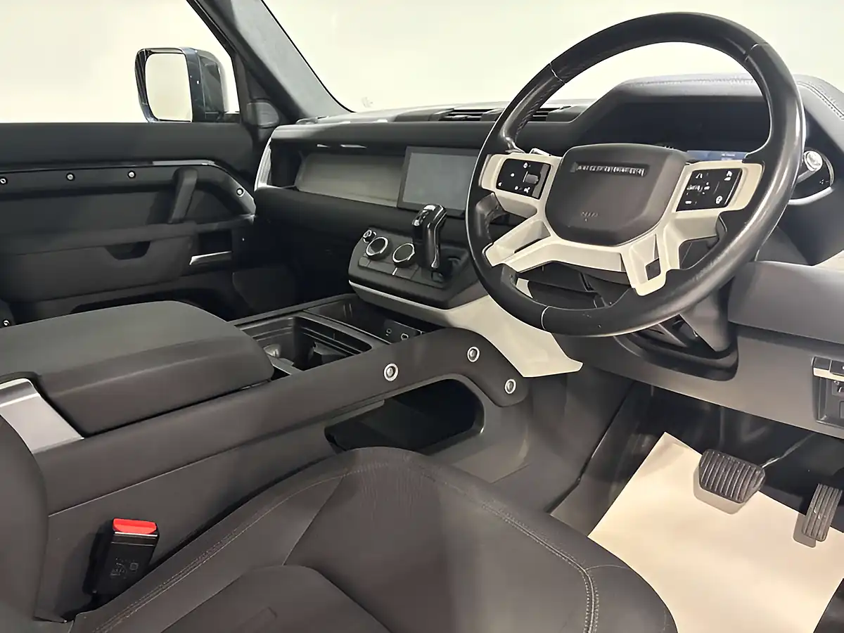Used 2021 Land Rover Defender Hard Top D Black - Interior and Exterior details 9