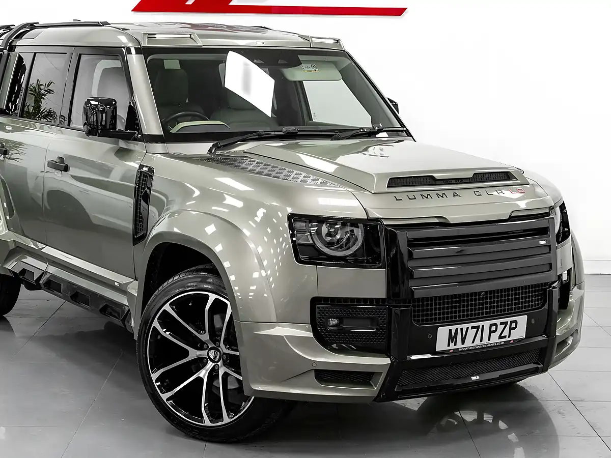 Used 2021 Land Rover Defender Hse X-Dynamic Green - Interior and Exterior details 10