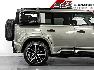 Used 2021 Land Rover Defender Hse X-Dynamic Green - Interior and Exterior details 12