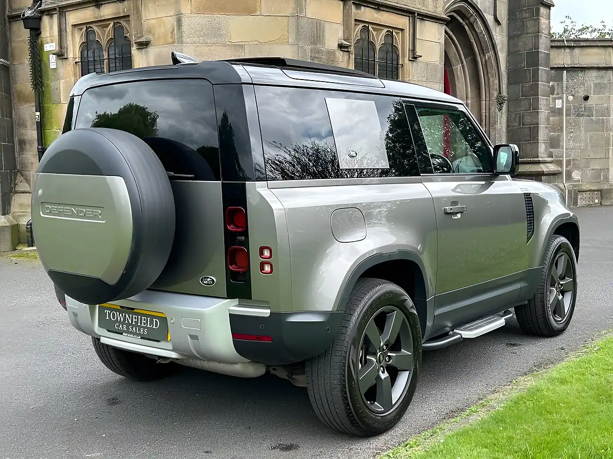 Used 2021 Land Rover Defender S Silver - Interior and Exterior details 18