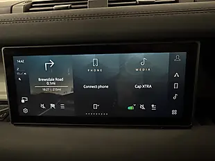 Used 2021 Land Rover Defender Se White - Interior and Exterior details 14