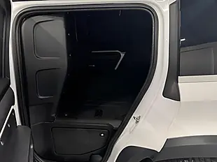 Used 2021 Land Rover Defender Se White - Interior and Exterior details 16