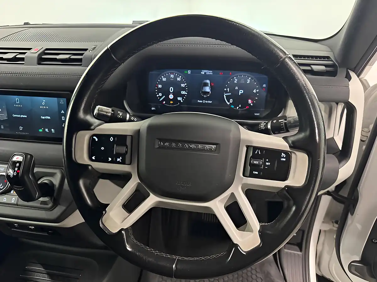 Used 2021 Land Rover Defender Se White - Interior and Exterior details 19