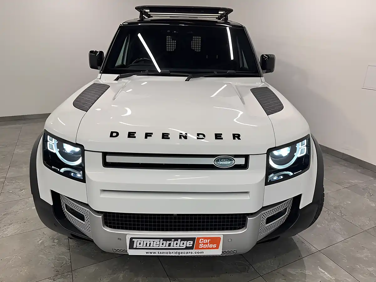Used 2021 Land Rover Defender Se White - Interior and Exterior details 2