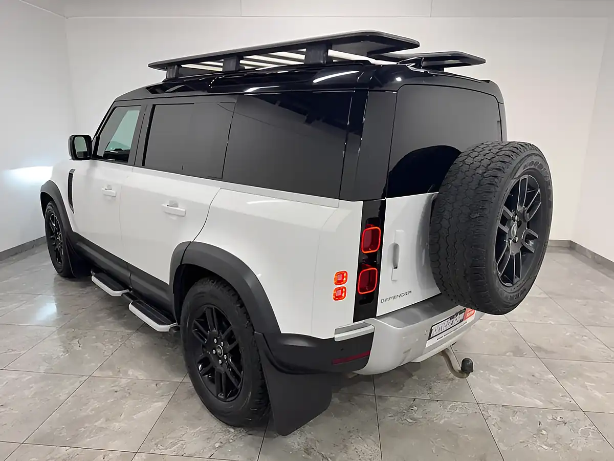 Used 2021 Land Rover Defender Se White - Interior and Exterior details 5