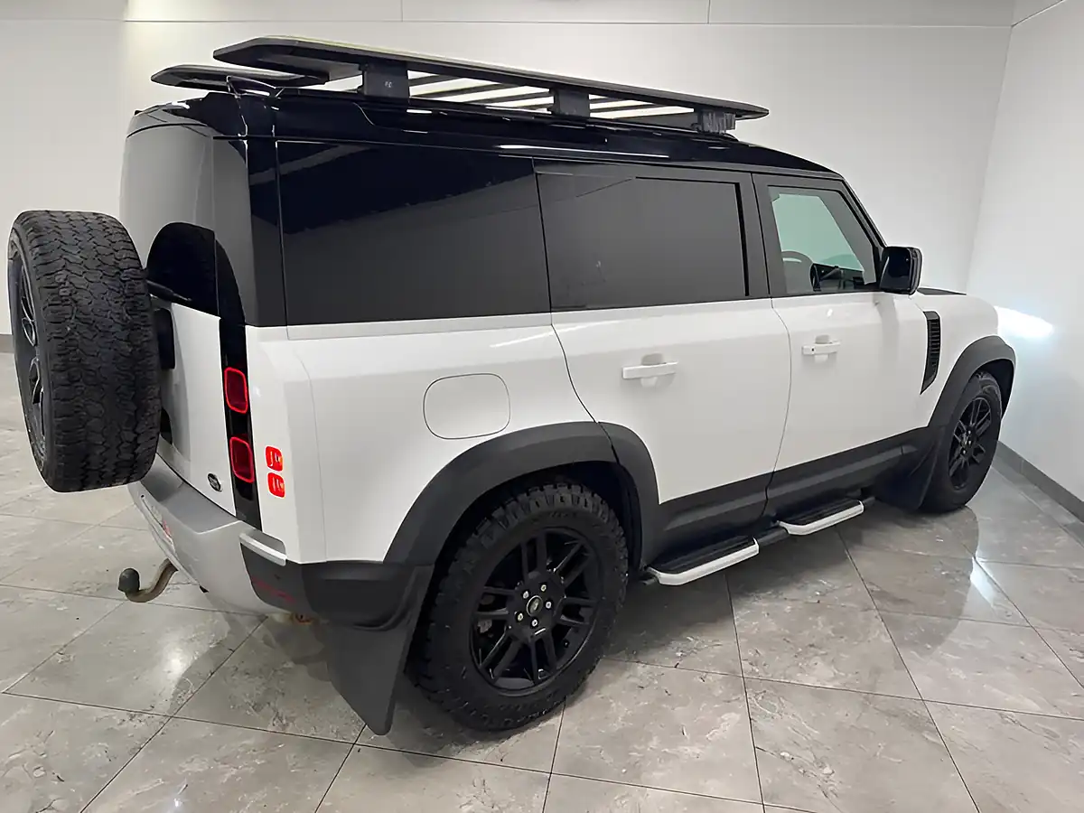 Used 2021 Land Rover Defender Se White - Interior and Exterior details 6