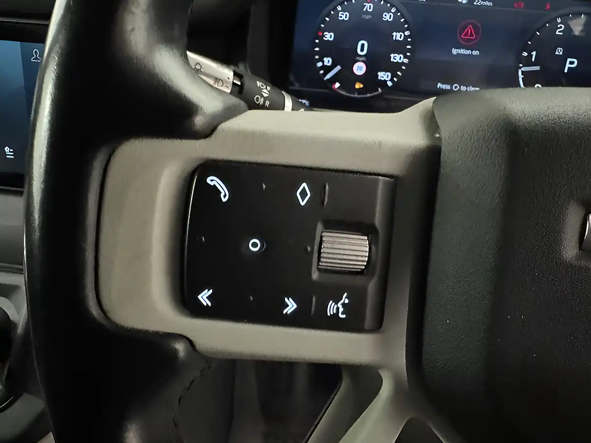 Used 2021 Land Rover Defender Se White - Interior and Exterior details 9