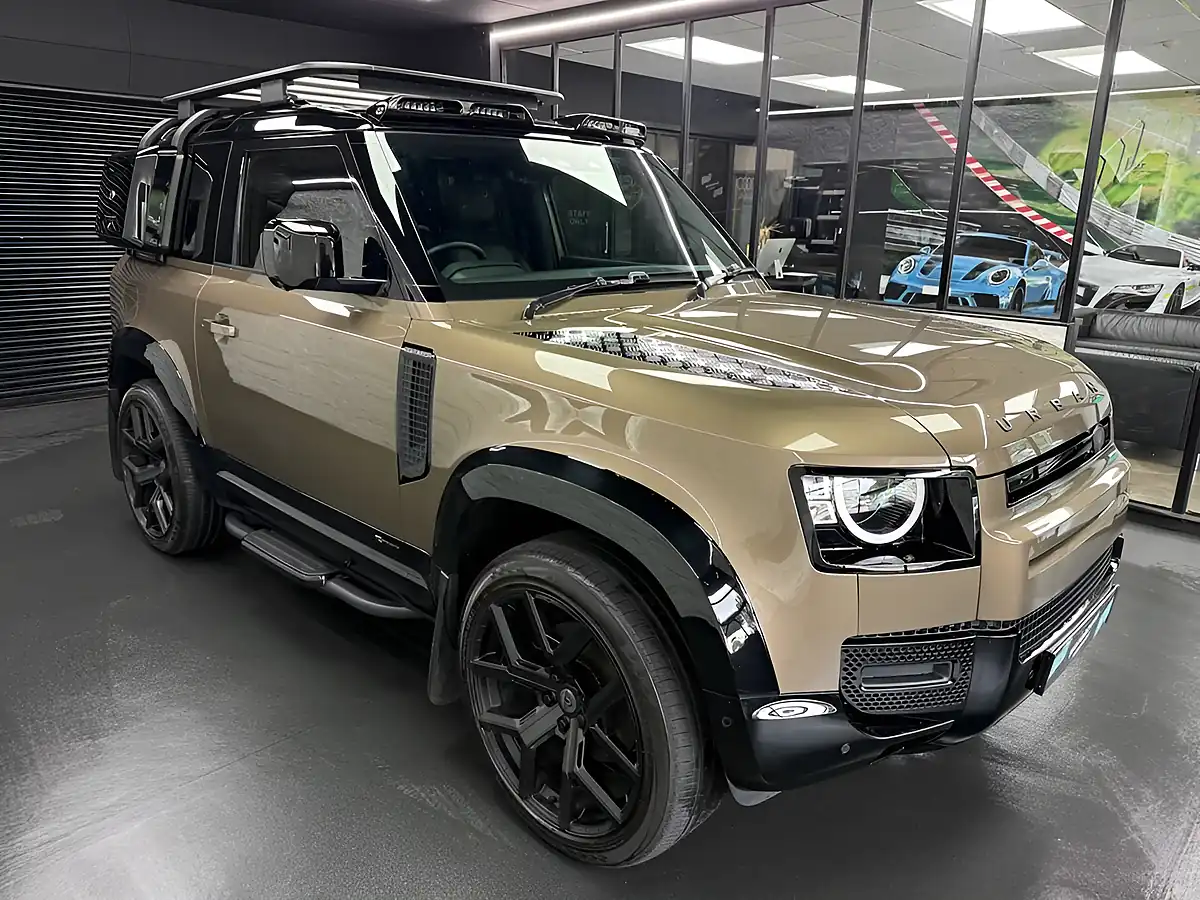 Used 2021 Land Rover Defender X-Dynamic S Brown - Interior and Exterior details 12