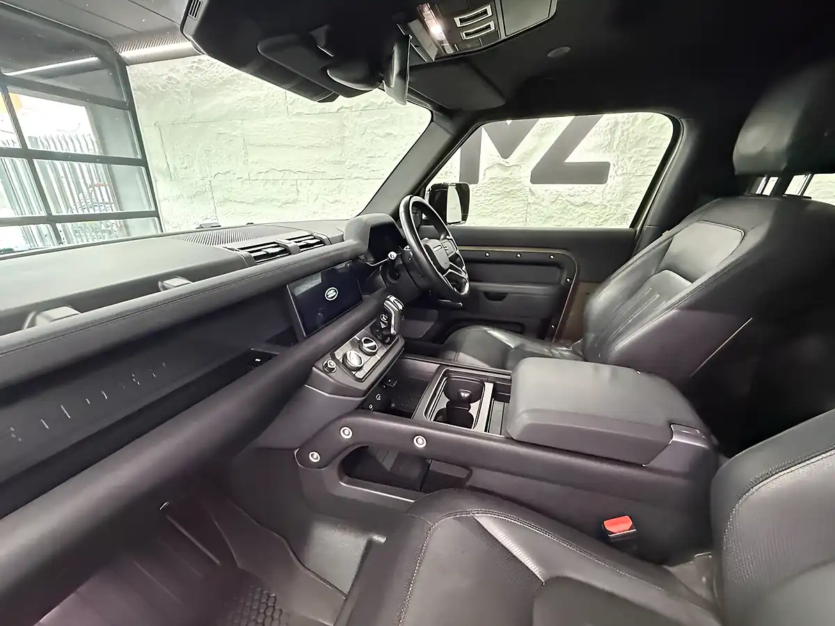 Used 2021 Land Rover Defender X-Dynamic S Brown - Interior and Exterior details 13