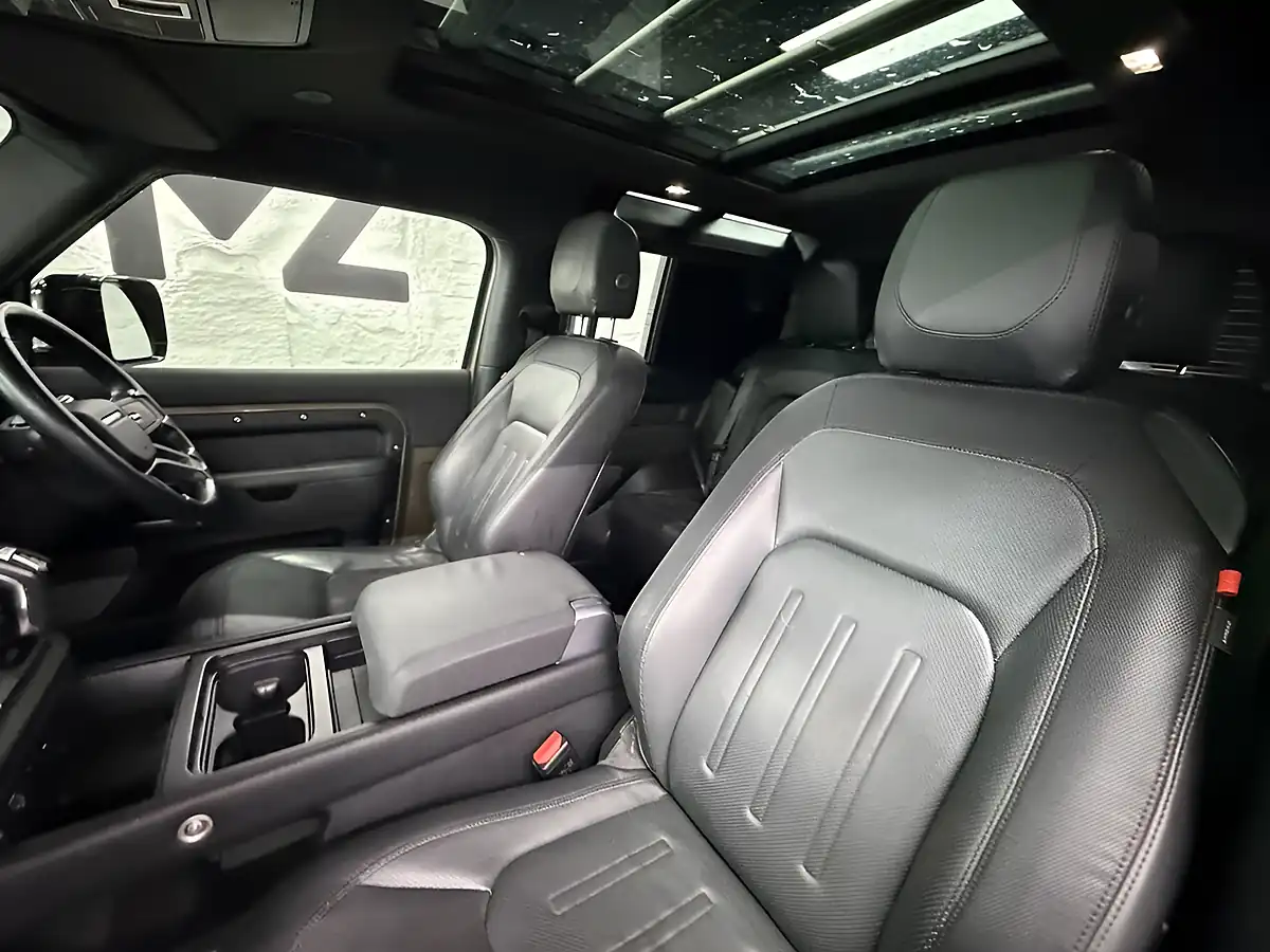 Used 2021 Land Rover Defender X-Dynamic S Brown - Interior and Exterior details 3