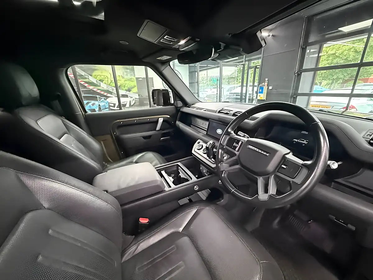 Used 2021 Land Rover Defender X-Dynamic S Brown - Interior and Exterior details 5