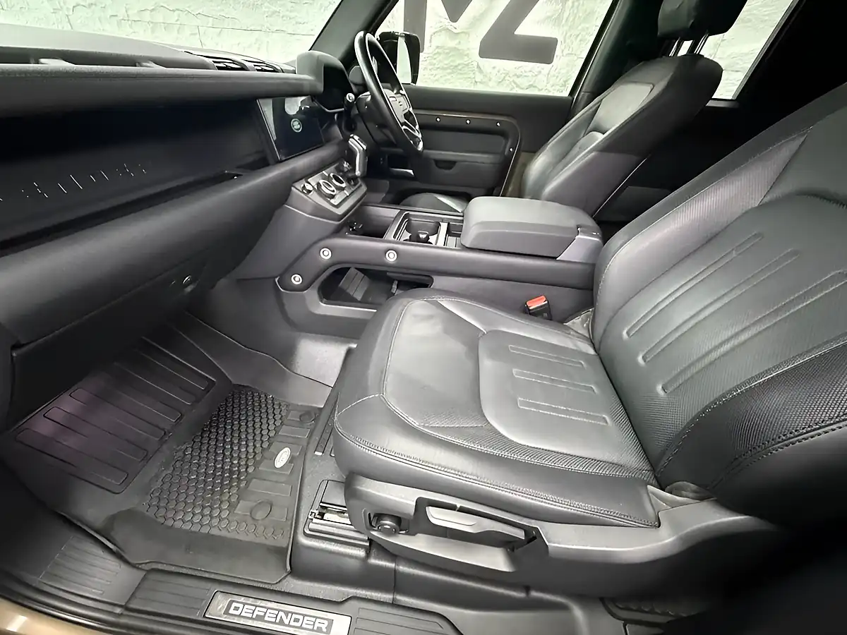 Used 2021 Land Rover Defender X-Dynamic S Brown - Interior and Exterior details 7