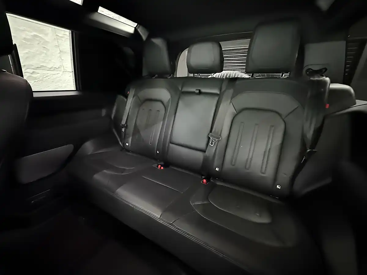 Used 2021 Land Rover Defender X-Dynamic S Brown - Interior and Exterior details 9