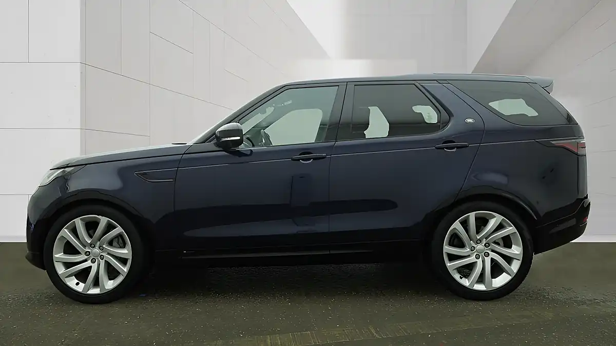 Used 2021 Land Rover Discovery R-Dynamic Hse Portofino Blue - Interior and Exterior details 14