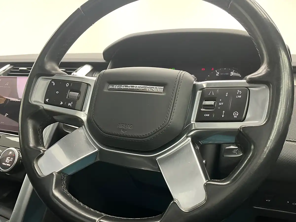 Used 2021 Land Rover Discovery R-Dynamic Hse Silver - Interior and Exterior details 10