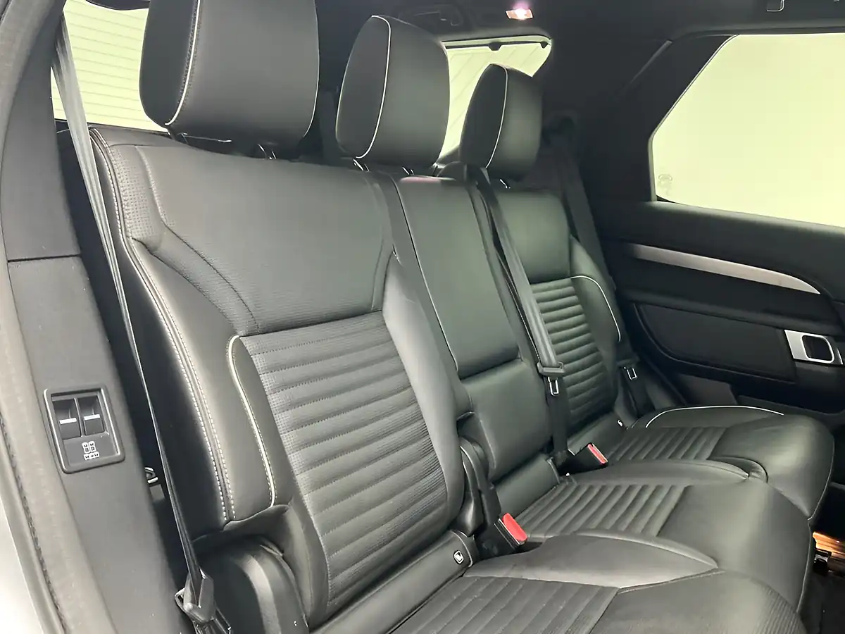 Used 2021 Land Rover Discovery R-Dynamic Hse Silver - Interior and Exterior details 14