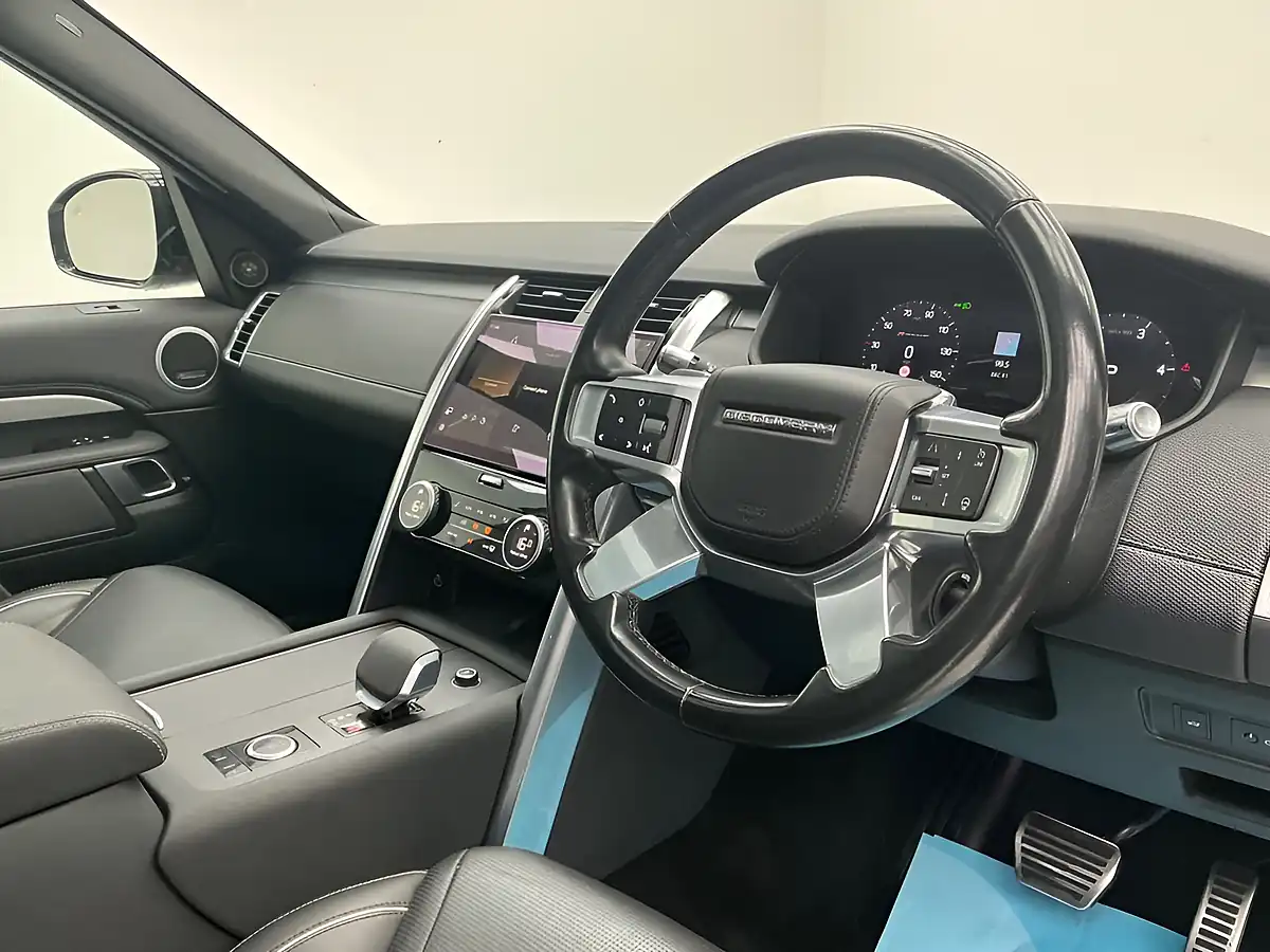 Used 2021 Land Rover Discovery R-Dynamic Hse Silver - Interior and Exterior details 9