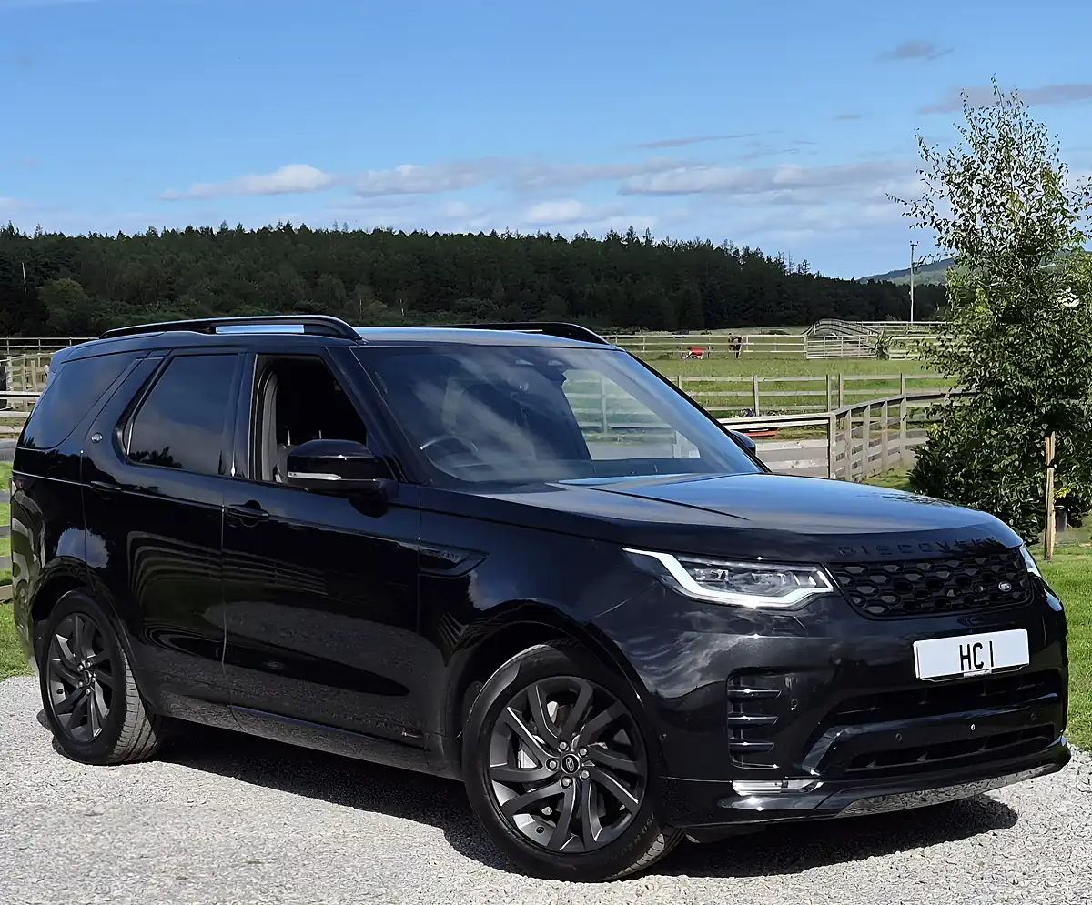 Used 2021 Land Rover Discovery R-Dynamic S Black - Front View