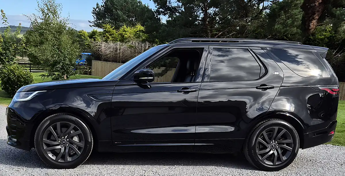 Used 2021 Land Rover Discovery R-Dynamic S Black - Interior and Exterior details 6