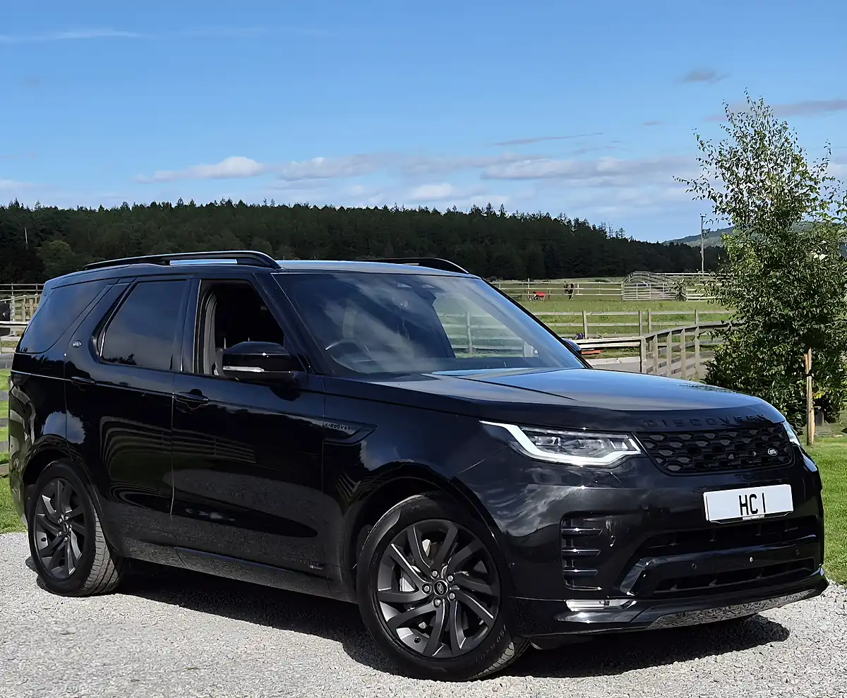 Used 2021 Land Rover Discovery R-Dynamic S Black - Interior and Exterior details 8
