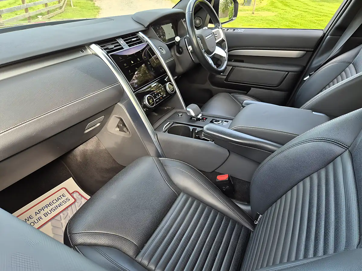 Used 2021 Land Rover Discovery R-Dynamic S Black - Interior and Exterior details 9