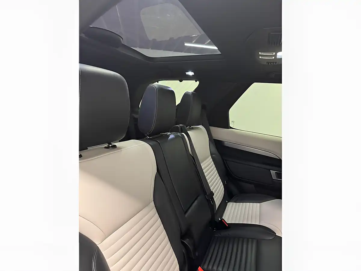 Used 2021 Land Rover Discovery R-Dynamic Se Black - Interior and Exterior details 13