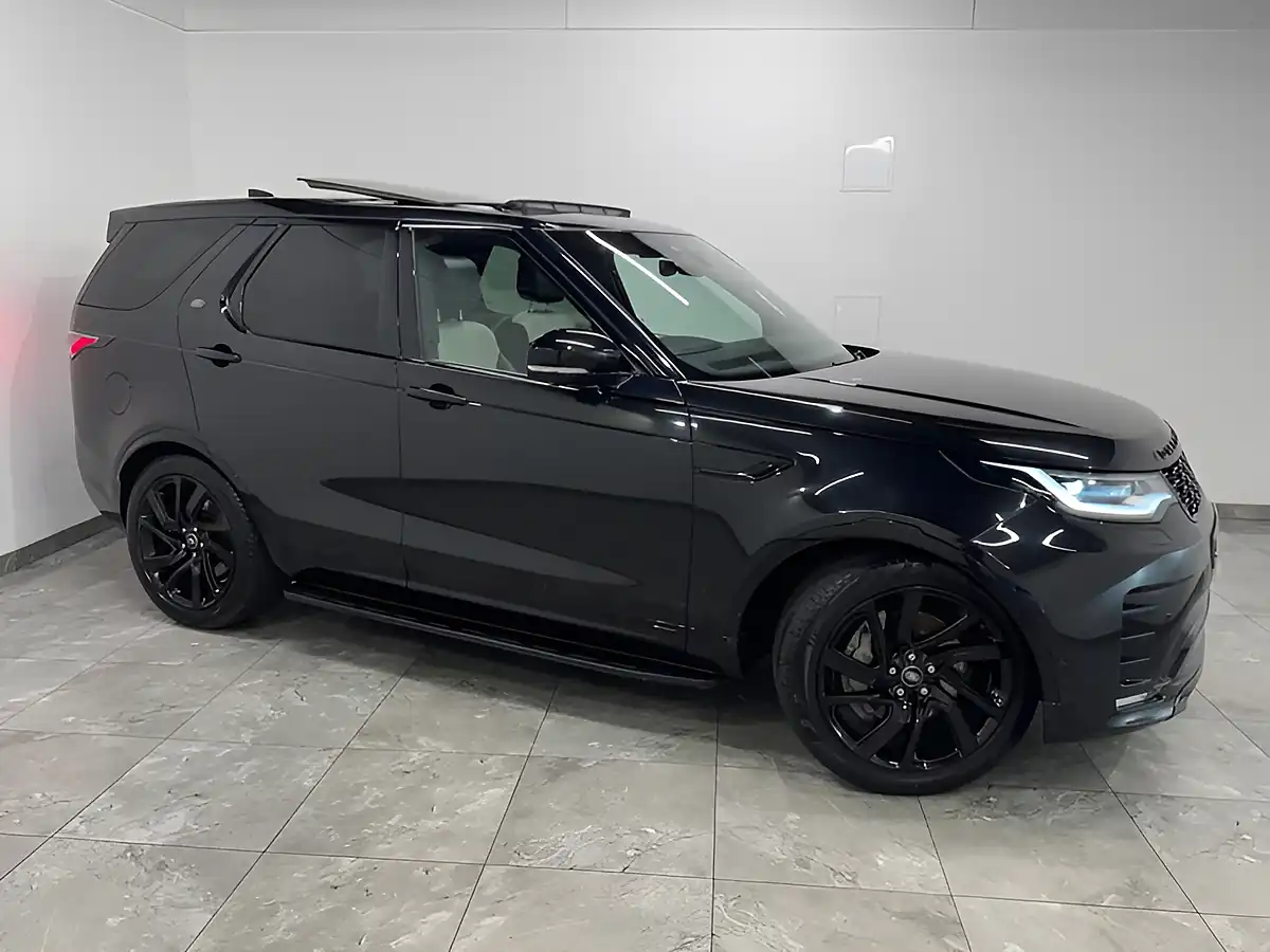 Used 2021 Land Rover Discovery R-Dynamic Se Black - Interior and Exterior details 2