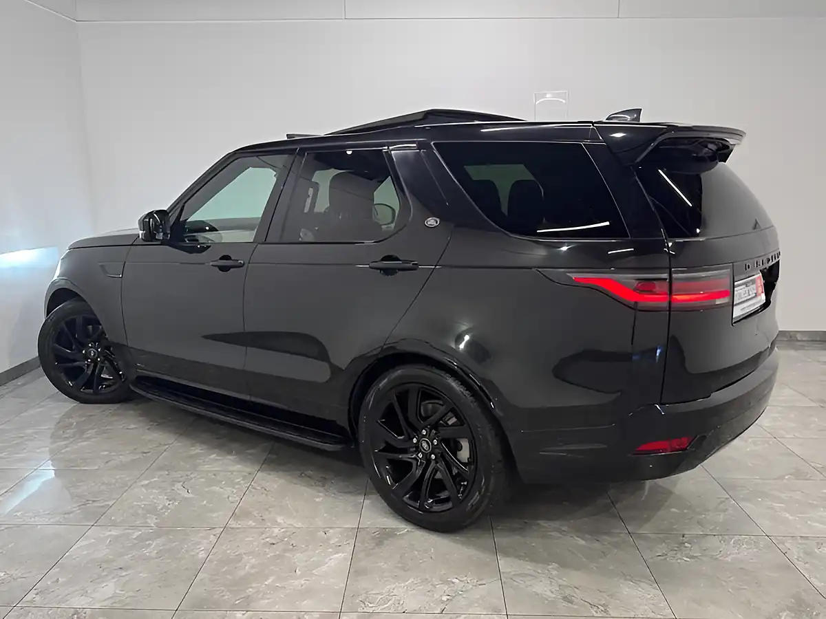 Used 2021 Land Rover Discovery R-Dynamic Se Black - Interior and Exterior details 6